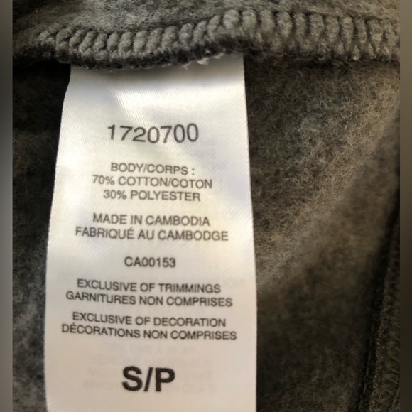 Champion Heavy Hoodie & Beanie Combination. Like new. Size Small. - Picture 8 of 8